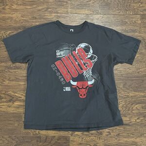 NBA Chicago Bulls Mens L Dark Gray Short Sleeve Logo Basketball T-Shirt